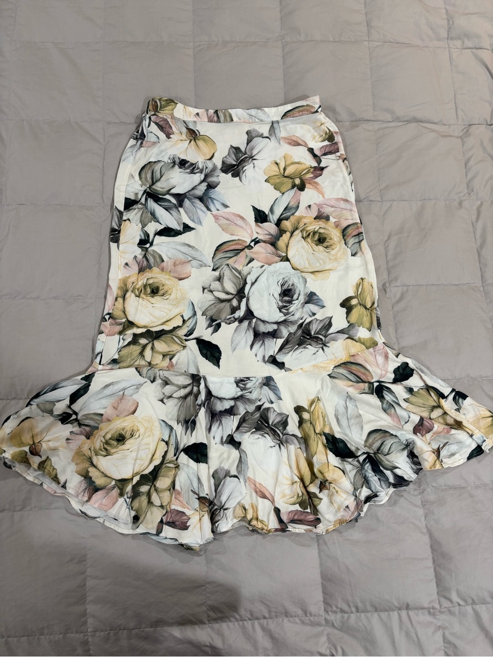 Tahari White Floral High-Low Skirt with Yellow, Gray & Pink Roses